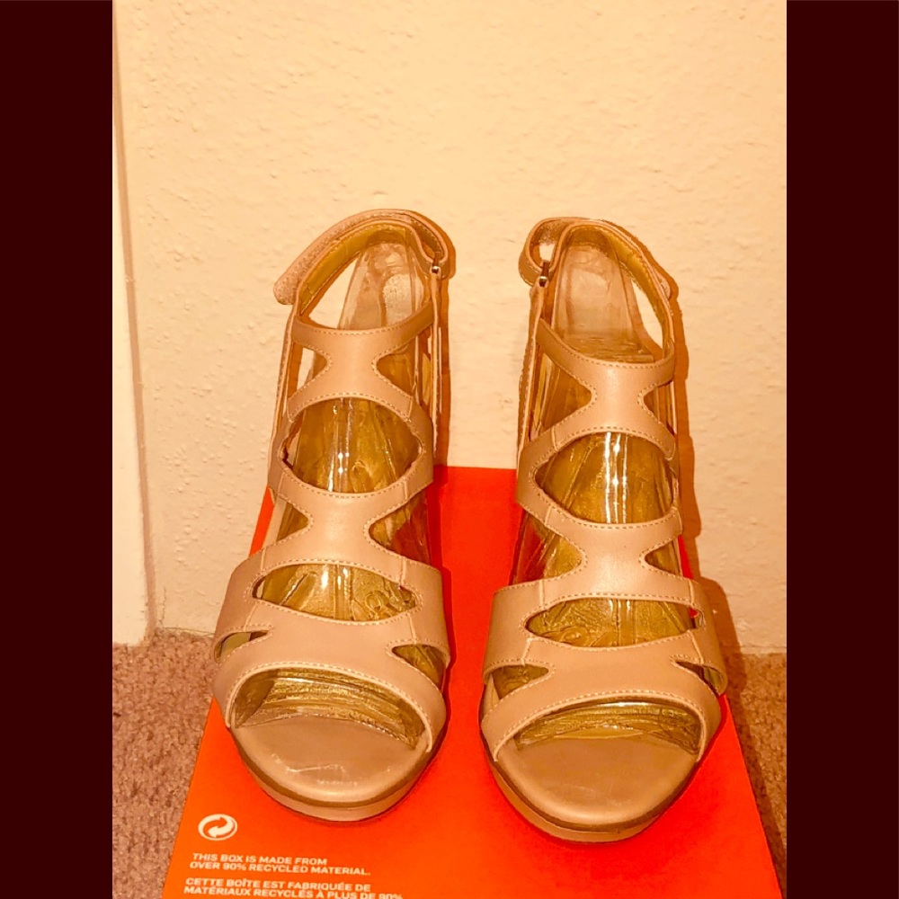 ✨Naturalizer Pressley sandal